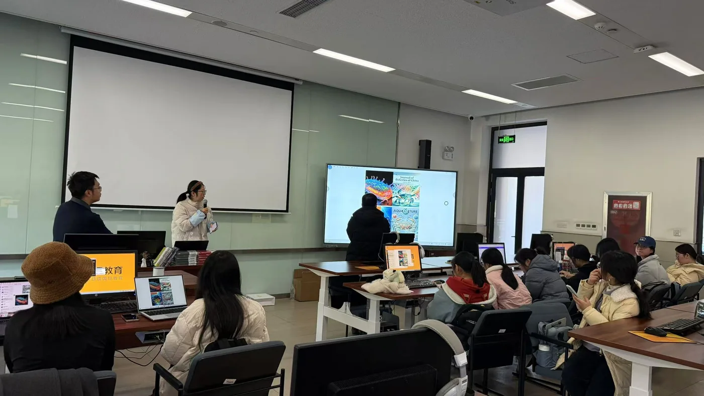 宁波大学阳明学院:AI 主题式 PPBL 信息素养课现场
